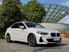 2022 BMW 1 Series 120i M Sport, белый — фото 3