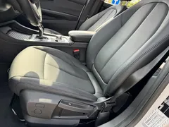 2022 BMW 1 Series 120i M Sport, белый — фото 27