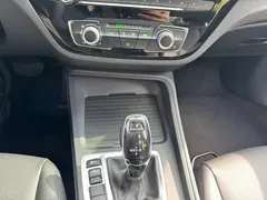 2022 BMW 1 Series 120i M Sport, белый — фото 30
