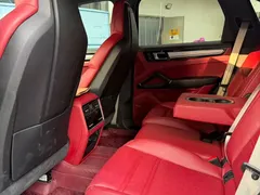 2023 Porsche Cayenne 3.0T Platinum Edition, белый — фото 4