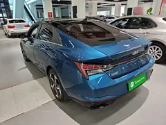 2022 Hyundai Elantra 1.5L CVT LUX Premium, синий — фото 5
