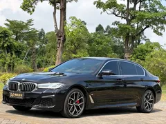 2022 BMW 5 Series 530Li Premium M Sport Package, чёрный — фото 1