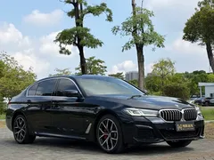2022 BMW 5 Series 530Li Premium M Sport Package, чёрный — фото 3