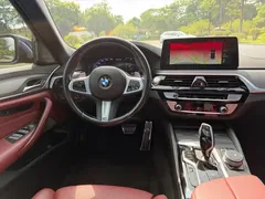 2022 BMW 5 Series 530Li Premium M Sport Package, чёрный — фото 12
