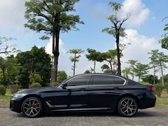 2022 BMW 5 Series 530Li Premium M Sport Package, чёрный — фото 24