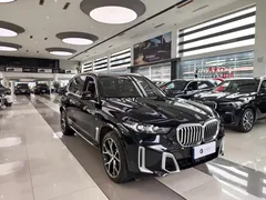 2023 BMW X5 30Li Premium M Sport Package, чёрный — фото 3