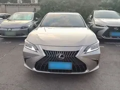 2022 Lexus ES 200 Excellence — фото 3