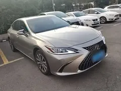 2022 Lexus ES 200 Excellence — фото 4