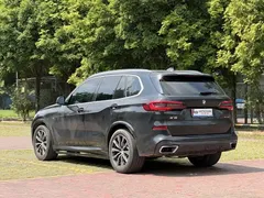 2021 BMW X5 xDrive40i M Sport Package, чёрный — фото 6