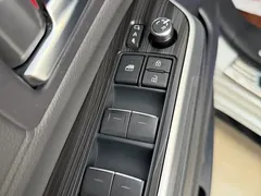 2021 Toyota Sienna 2.5L Hybrid Ultimate, белый — фото 8