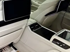 2021 BMW 7 Series M760Li xDrive V12 Special Edition — фото 13
