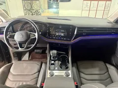 2021 Volkswagen Touareg 2.0TSI, чёрный — фото 14
