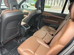 2022 Volvo XC90 B6 Sport 7-seat, чёрный — фото 14