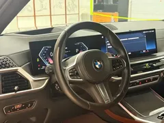 2023 BMW X7 xDrive40i Premium M Sport Package, чёрный — фото 13