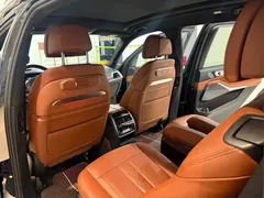 2023 BMW X7 xDrive40i Premium M Sport Package, чёрный — фото 16