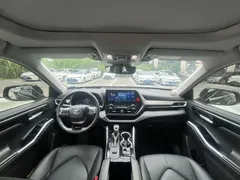 2022 Toyota Highlander Hybrid 2.5L 4WD Premium 7-seat, чёрный — фото 7