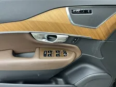 2021 Volvo XC90 B5 Luxury 5-seat, чёрный — фото 16