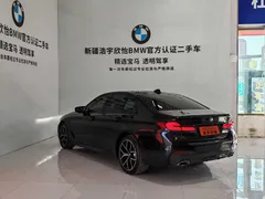 2021 BMW 5 Series 530i M Sport Package, чёрный — фото 4