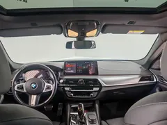 2021 BMW 5 Series 530i M Sport Package, чёрный — фото 8