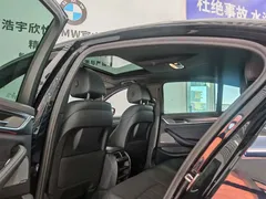 2021 BMW 5 Series 530i M Sport Package, чёрный — фото 13