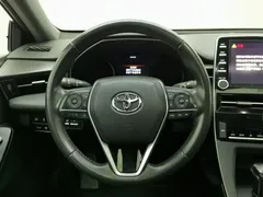2019 Toyota Avalon Hybrid 2.5L Luxury, чёрный — фото 11