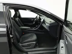 2019 Toyota Avalon Hybrid 2.5L Luxury, чёрный — фото 23