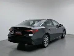 2019 Toyota Avalon Hybrid 2.5L Luxury, чёрный — фото 2