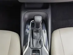 2021 Toyota Corolla Hybrid 1.8L E-CVT Elite, белый — фото 13