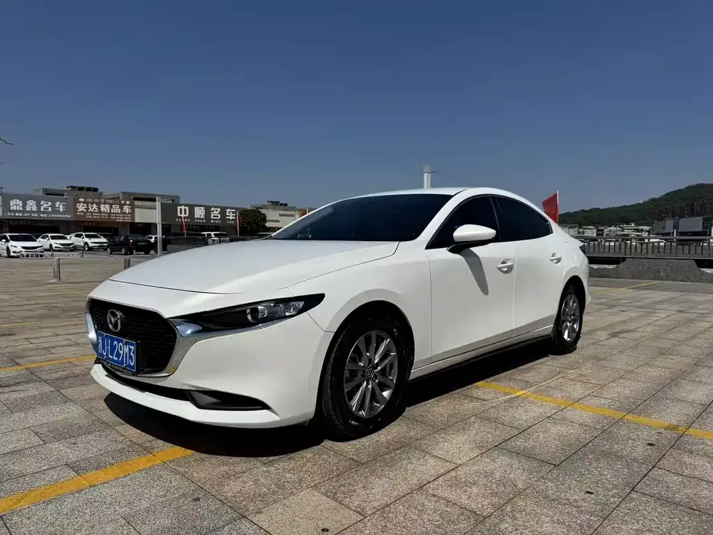 2022 Mazda 3 2.0L AT