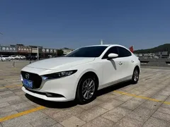 2022 Mazda 3 2.0L AT, белый — фото 1