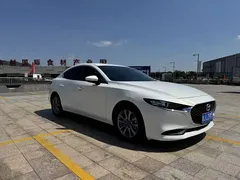 2022 Mazda 3 2.0L AT, белый — фото 3