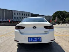 2022 Mazda 3 2.0L AT, белый — фото 5