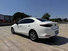 2022 Mazda 3 2.0L AT, белый — фото 6