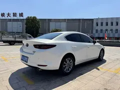 2022 Mazda 3 2.0L AT, белый — фото 7
