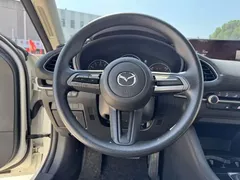2022 Mazda 3 2.0L AT, белый — фото 31