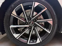 2022 Audi A4L 40 TFSI Luxury, белый — фото 13
