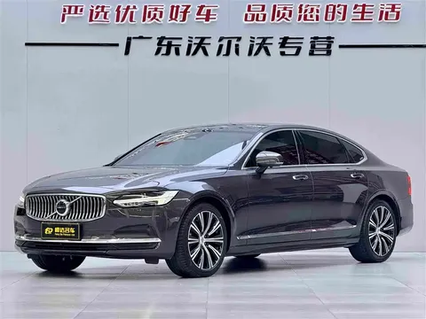 2022 Volvo S90
