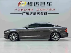 2022 Volvo S90 — фото 3