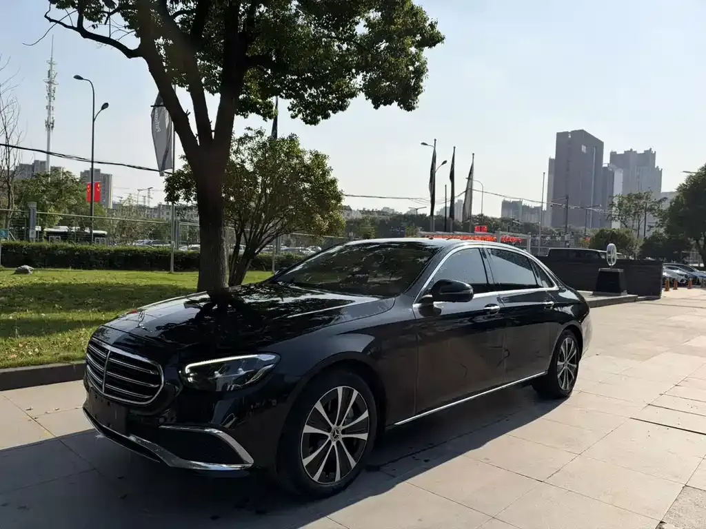 2023 Mercedes-Benz E-Class E 350 e L PHEV Sedan