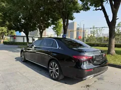 2023 Mercedes-Benz E-Class E 350 e L PHEV Sedan, чёрный — фото 3