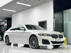 2022 BMW 5 Series 530Li xDrive M Sport Package, белый — фото 3