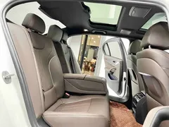 2022 BMW 5 Series 530Li xDrive M Sport Package, белый — фото 8