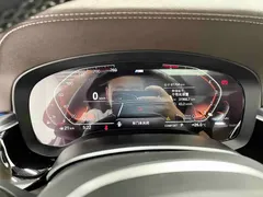 2022 BMW 5 Series 530Li xDrive M Sport Package, белый — фото 10
