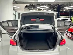 2022 BMW 5 Series 530Li xDrive M Sport Package, белый — фото 18