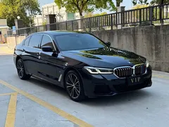 2023 BMW 5 Series 530Li Leading M Sport Package, чёрный — фото 3