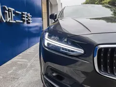 2021 Volvo V90 Cross Country B5 AWD — фото 2