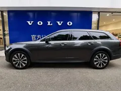 2021 Volvo V90 Cross Country B5 AWD — фото 3