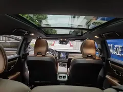 2021 Volvo V90 Cross Country B5 AWD — фото 7