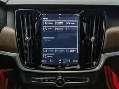 2021 Volvo V90 Cross Country B5 AWD — фото 13