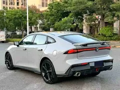 2022 Changan UNI-V 1.5T Premium, синий — фото 4